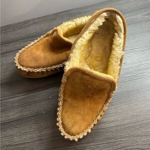 EUC L.L.Bean Men's Wicked Good Slippers Size 8MFluffy Suede Moccasin-Solid Sole